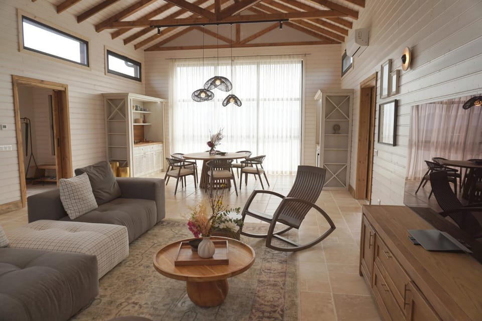 Living room, Dining area