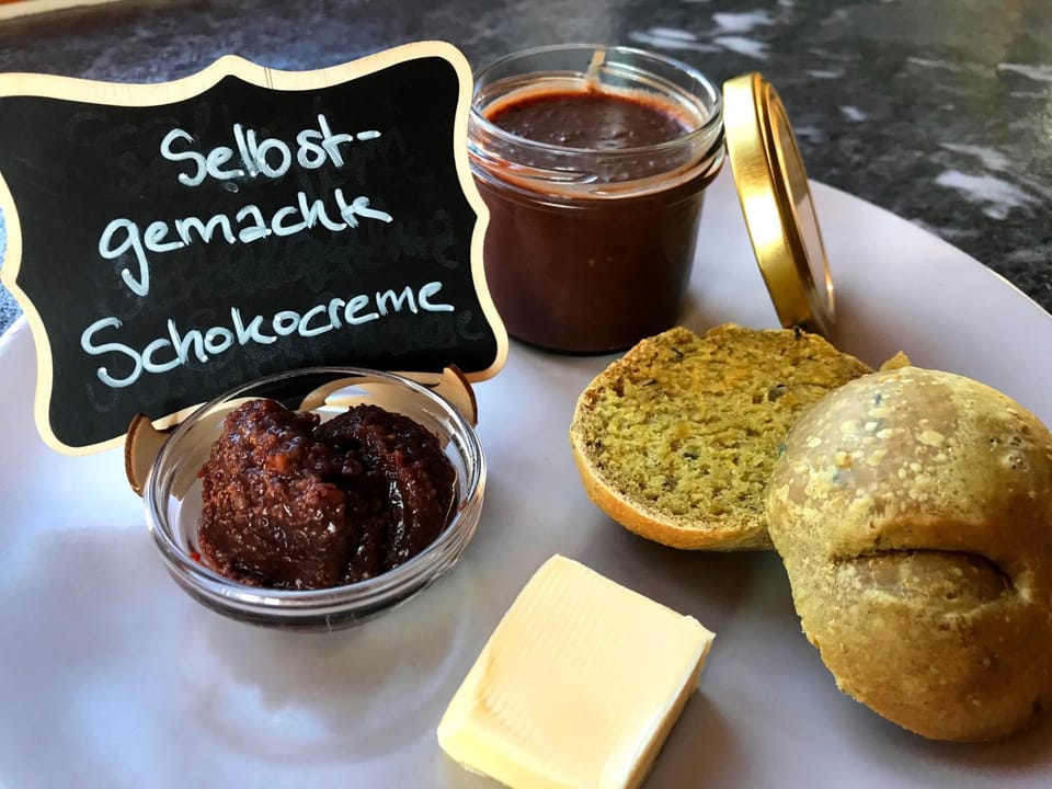 Food and drinks, Food, Breakfast, Continental breakfast