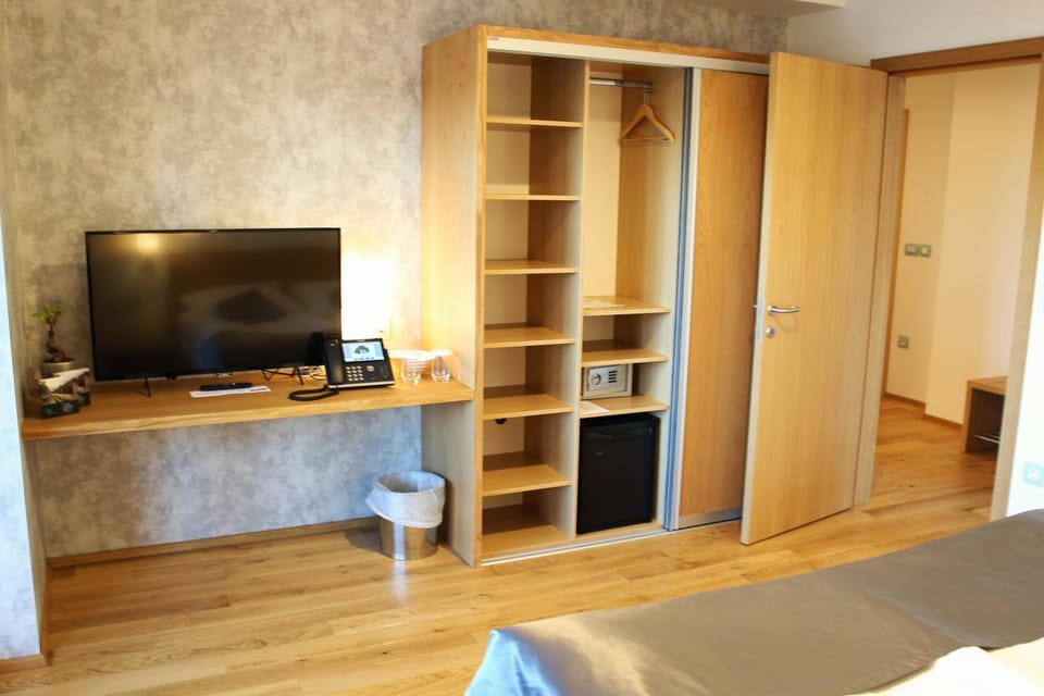 TV and multimedia, Bedroom