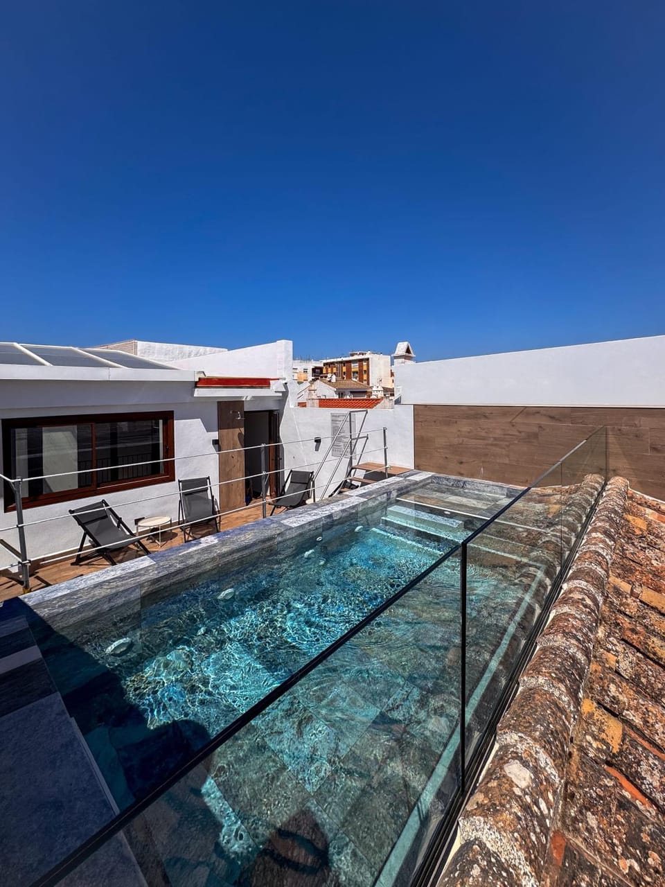 Pool view, Swimming pool, sunbed