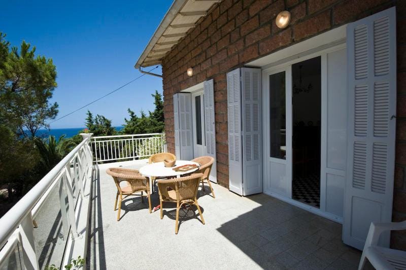Dining area, Garden view