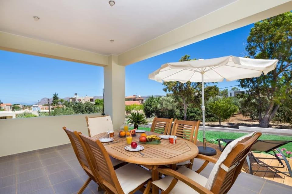 Patio, Day, Garden, View (from property/room), Balcony/Terrace, Garden view, Pool view, sunbed