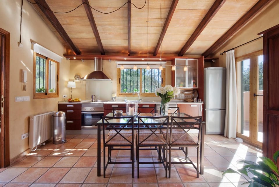 Kitchen or kitchenette, Photo of the whole room, Mountain view