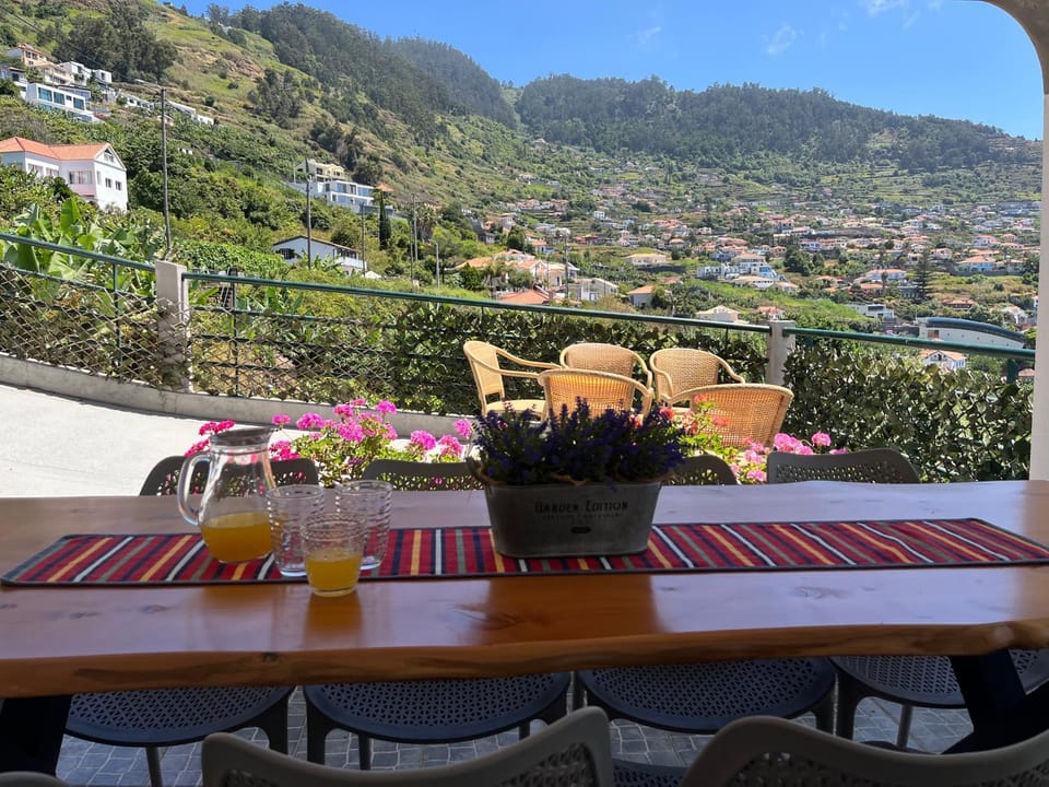 Day, Natural landscape, View (from property/room), Balcony/Terrace, Dining area, Mountain view