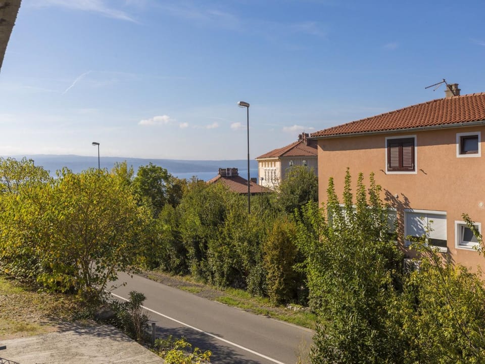 City view, Sea view