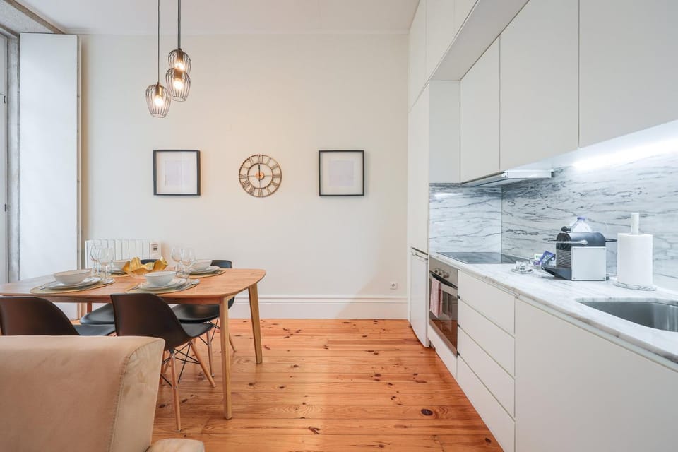 Aliados Town Hall Central Apt by LuxiStay Apartment in Porto