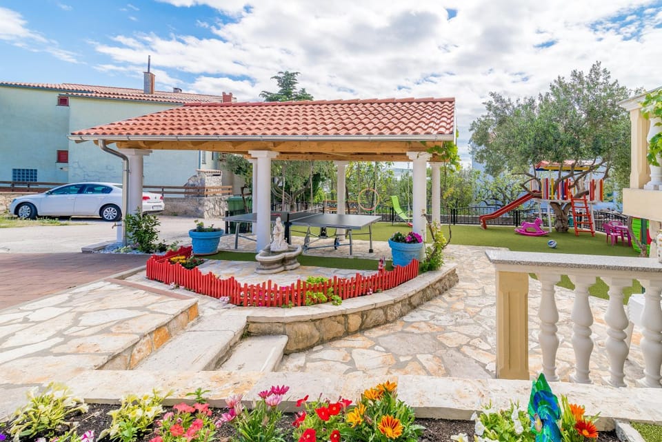 Patio, Children play ground