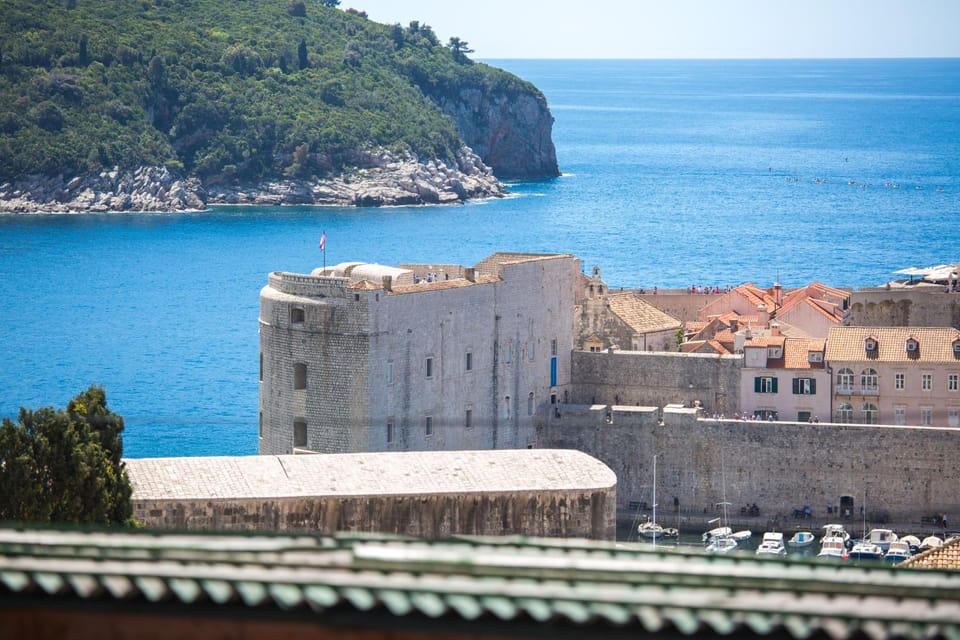 City view, Sea view