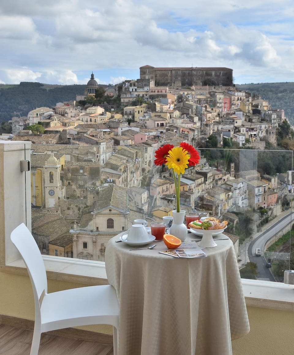 View (from property/room), City view, Landmark view