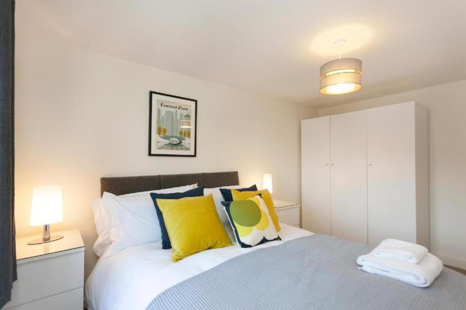DBS Serviced Apartments - The Townhouse Apartment in South Derbyshire District
