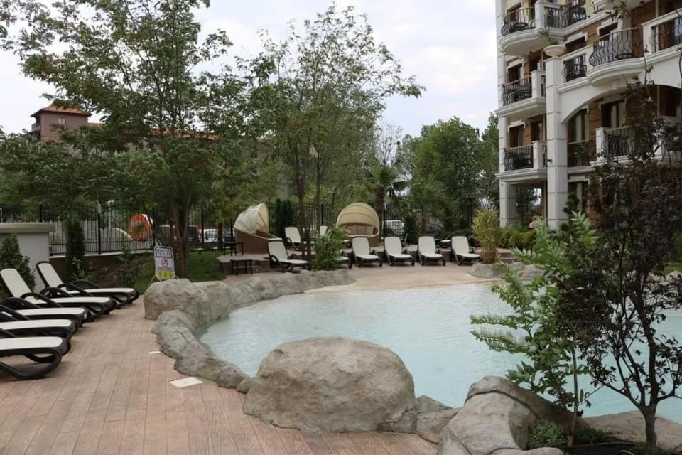 Swimming pool
