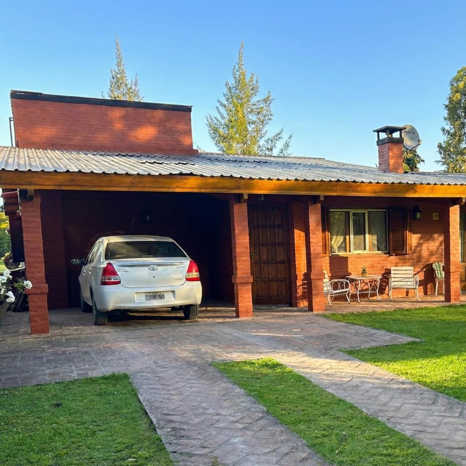 Property building, Facade/entrance, Family, Parking