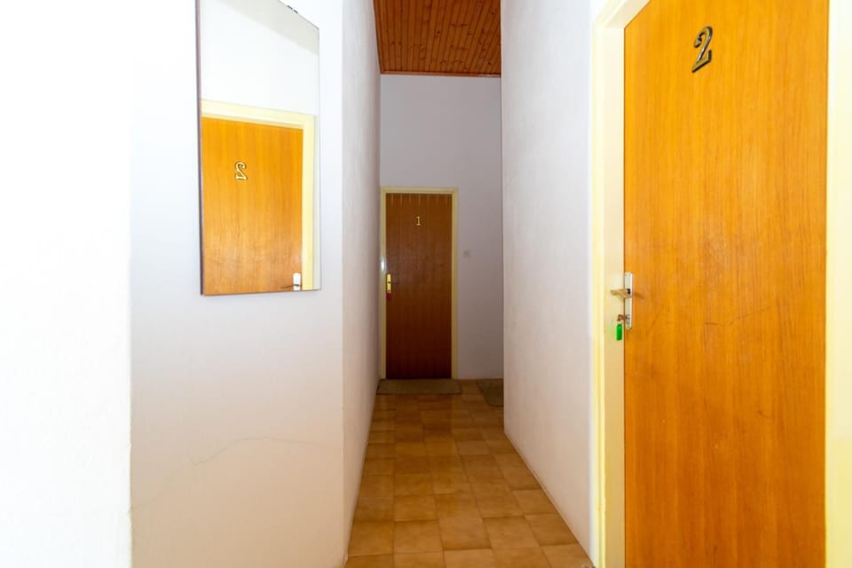 Location, children, Family