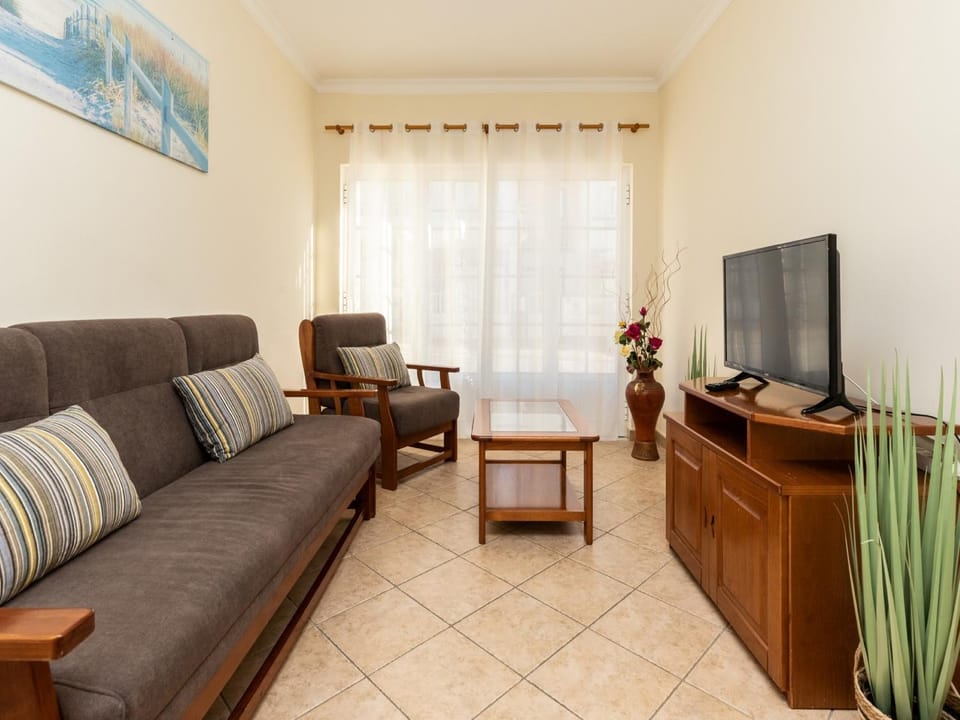 Communal lounge/ TV room, Living room, Seating area