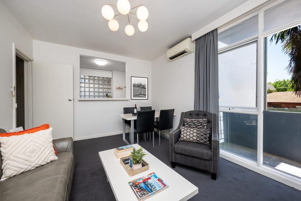 Living room, Dining area, air conditioner