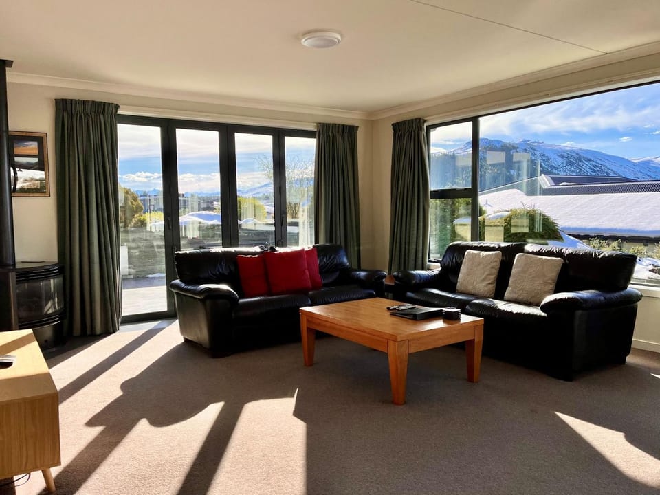 Living room, Seating area, Mountain view, fireplace