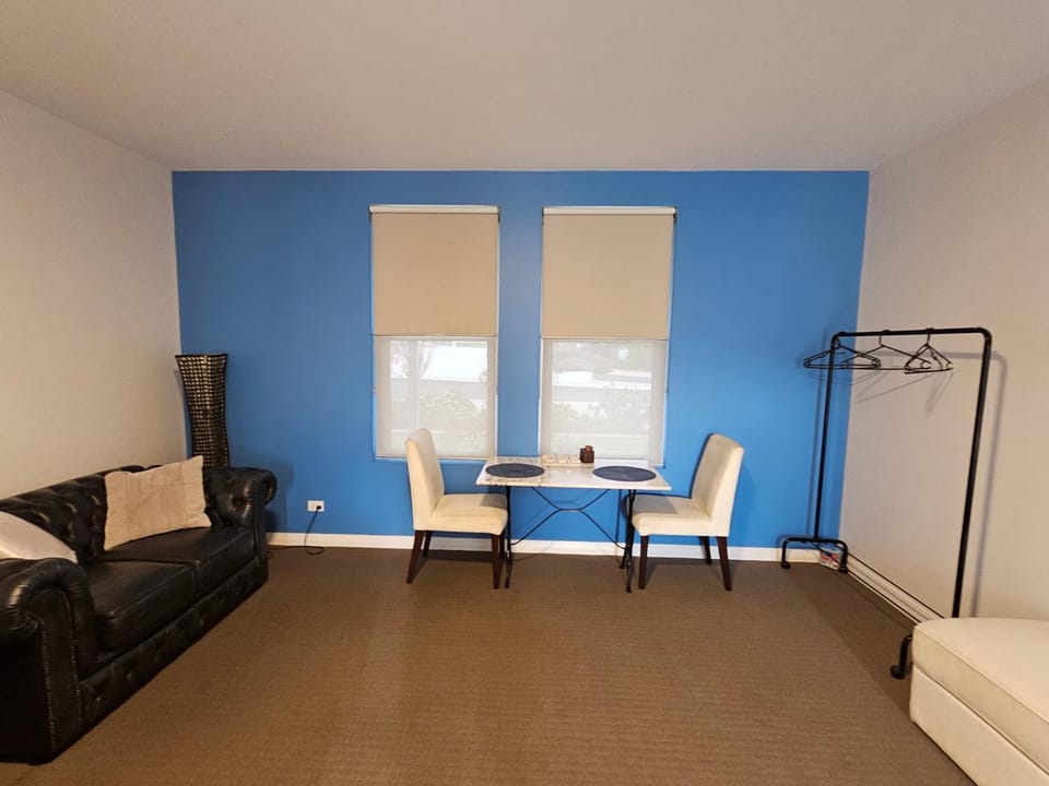 Living room, Photo of the whole room, Seating area, Dining area