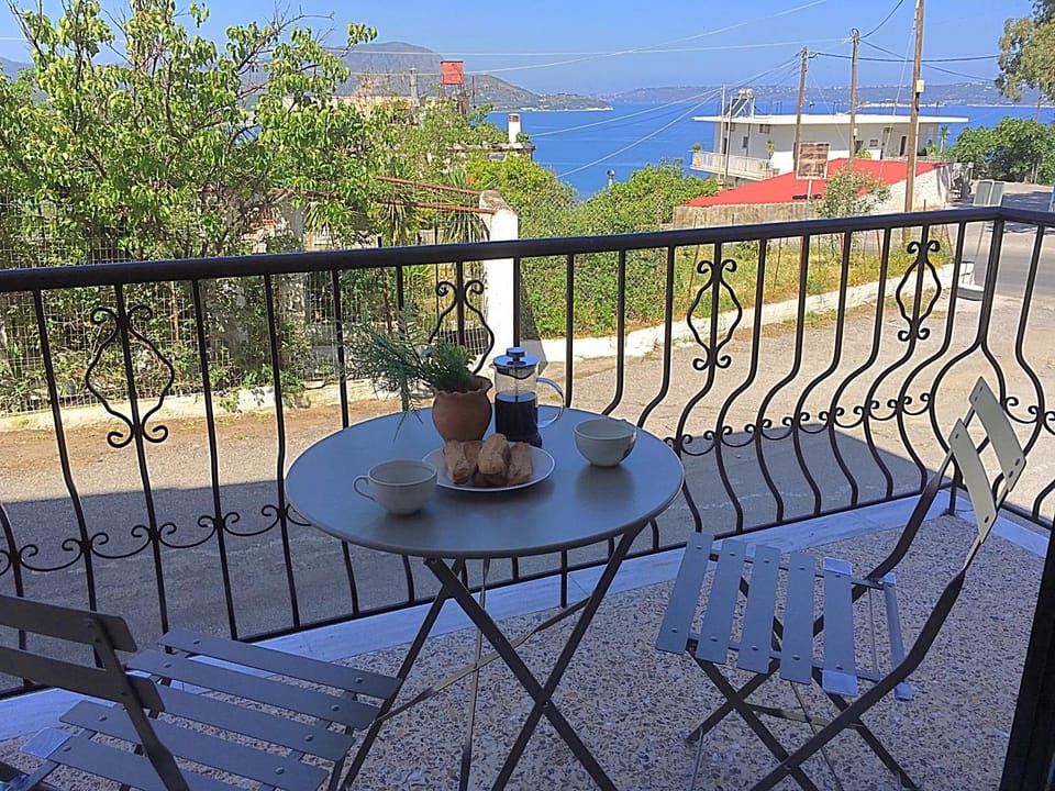 Balcony/Terrace, Sea view, Street view