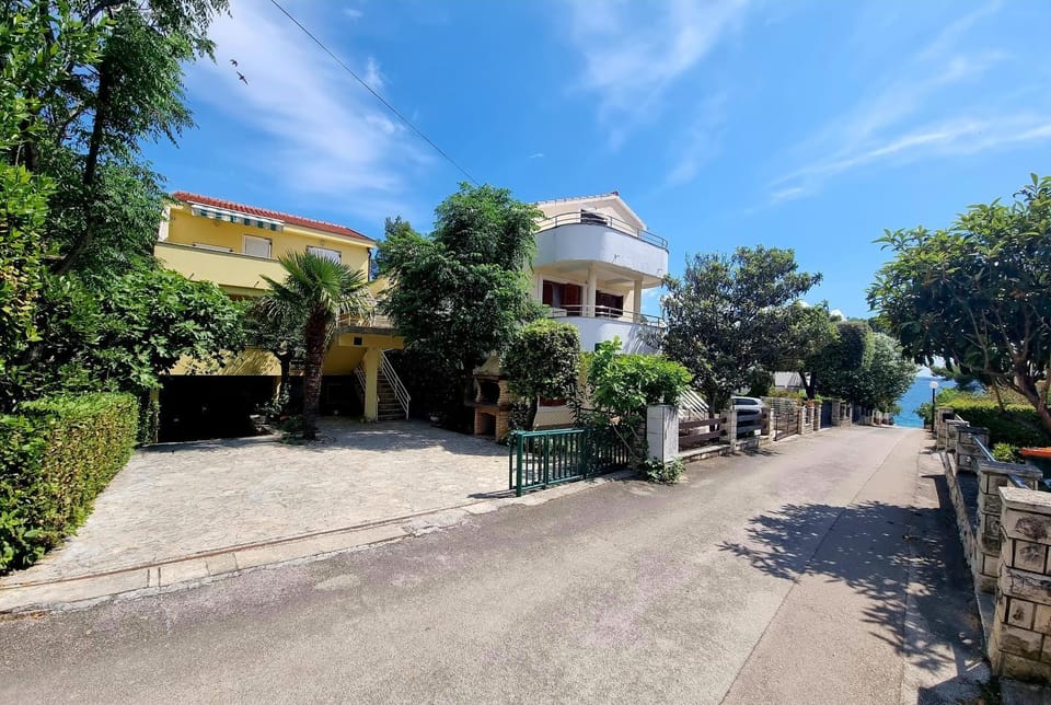 Property building, Garden, Garden view