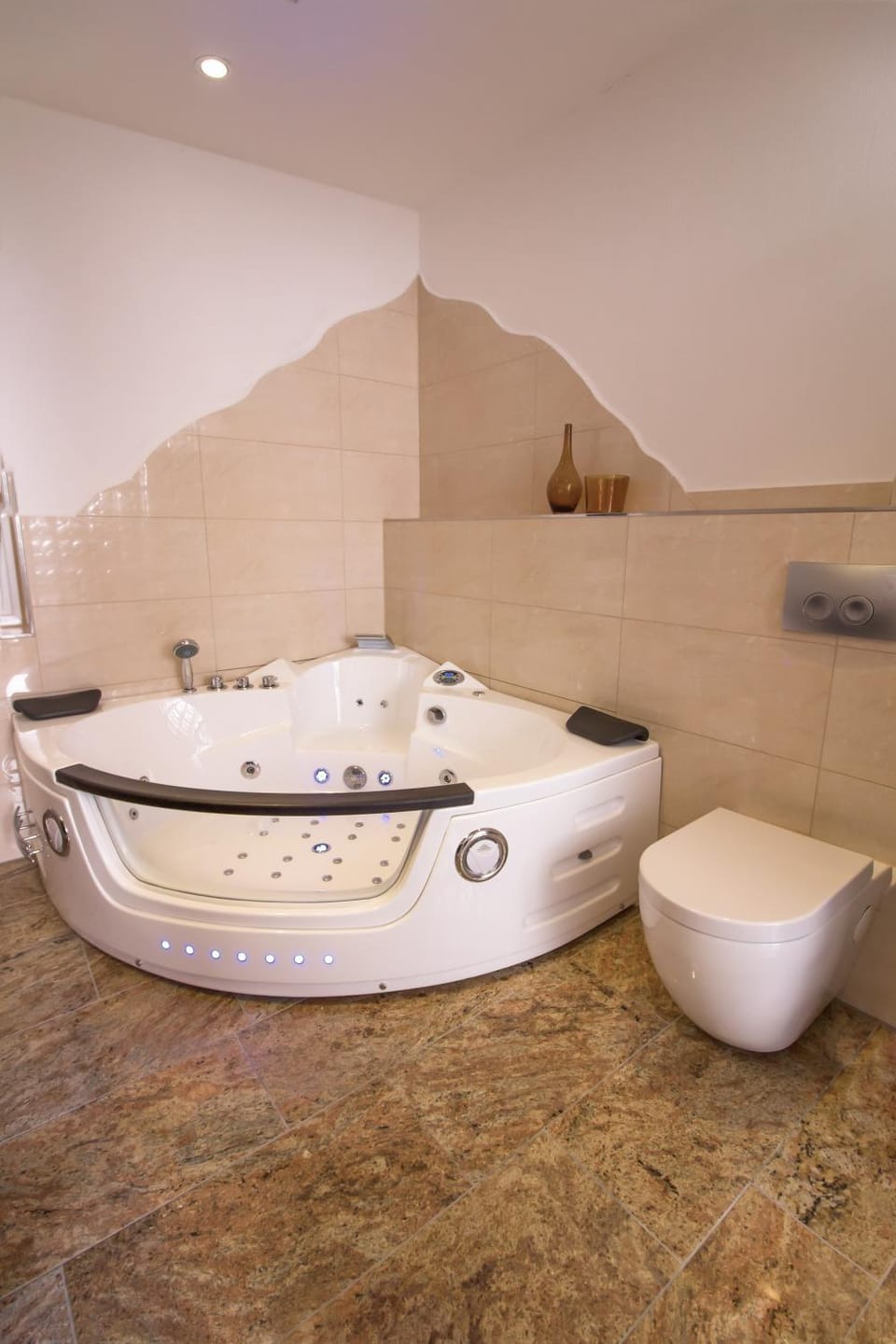 Shower, Toilet, Hot Tub, Bathroom