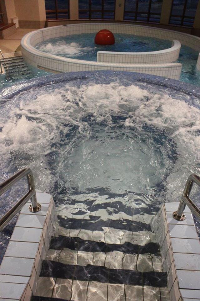 Hot Tub, Massage, Sauna, Spa and wellness centre/facilities
