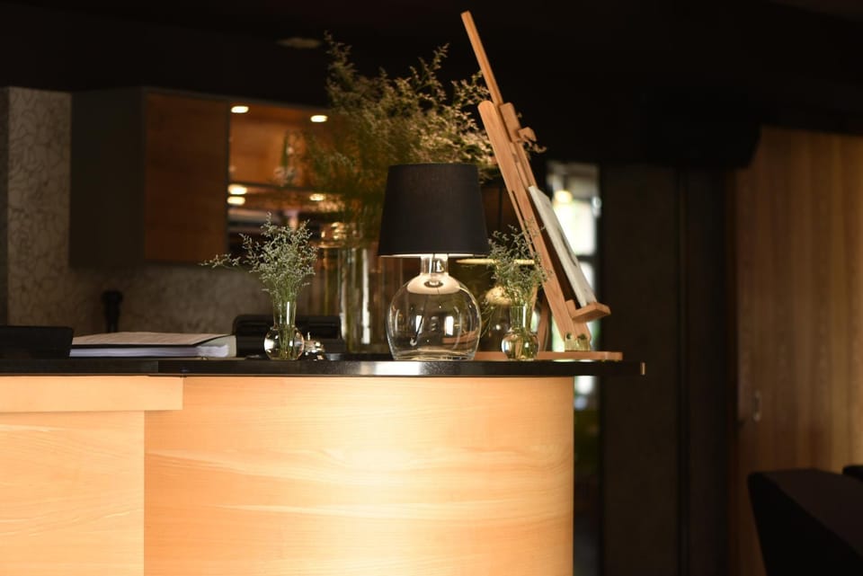 Restaurant/places to eat, Lobby or reception