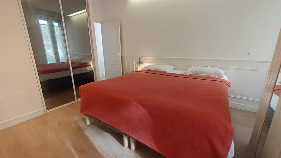 Bedroom, wardrobe