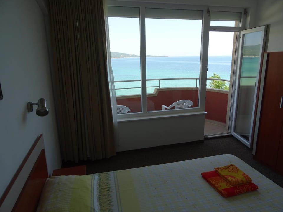 Dobrevi Guest House Bed and Breakfast in Burgas Province