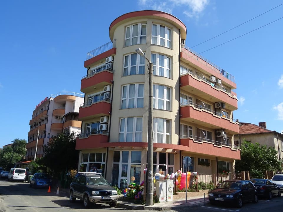 Dobrevi Guest House Bed and Breakfast in Burgas Province