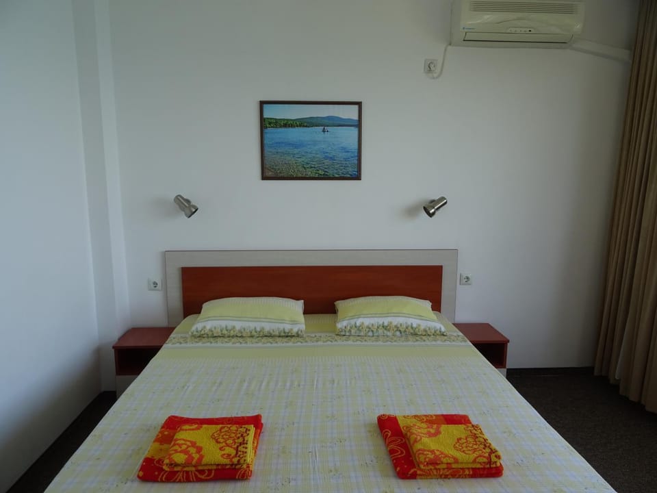 Dobrevi Guest House Bed and Breakfast in Burgas Province