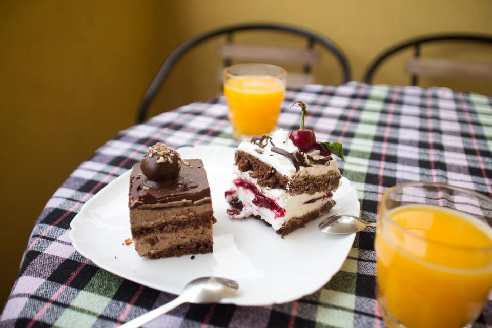 Day, People, Summer, Balcony/Terrace, Food and drinks, Other, Decorative detail, Guests, Meals, Breakfast, Drinks, children