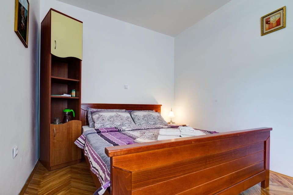 Bed, Day, People, Summer, Other, Photo of the whole room, Decorative detail, Bedroom, Guests, children