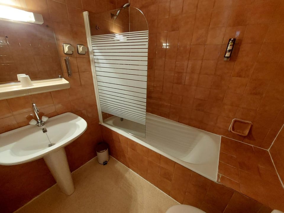 Bathroom, Bath