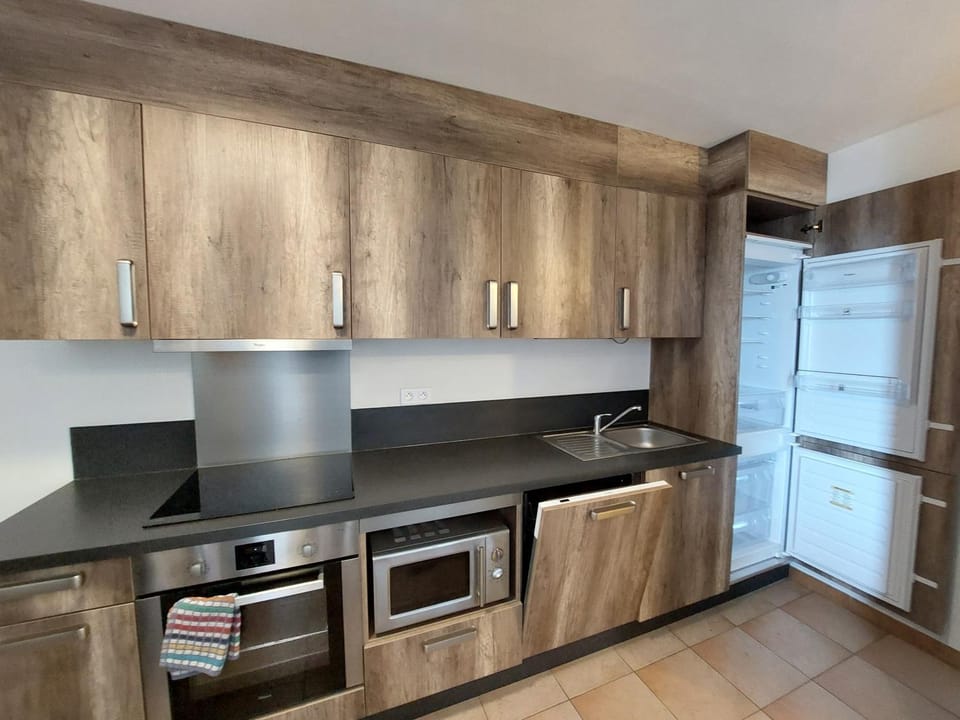 Hellebore Apartment in Le Mas