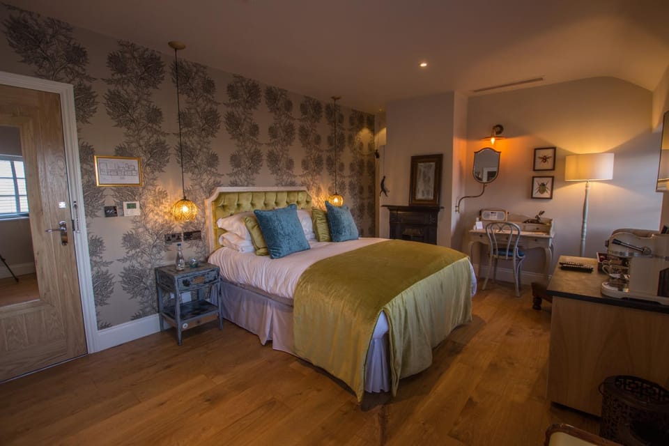 Photo of the whole room, Decorative detail, Bedroom