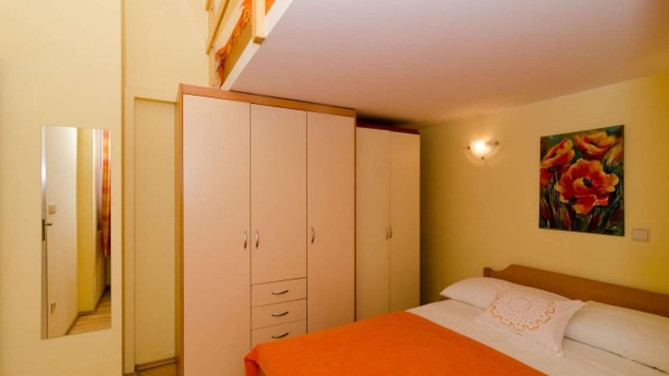 Bed, Bedroom, wardrobe