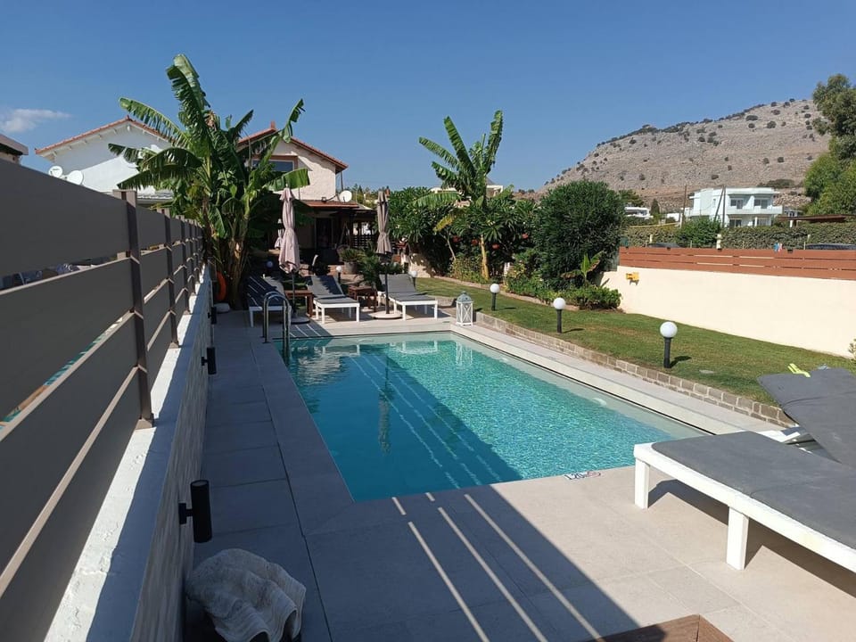 Day, Natural landscape, Mountain view, Pool view, Swimming pool, sunbed