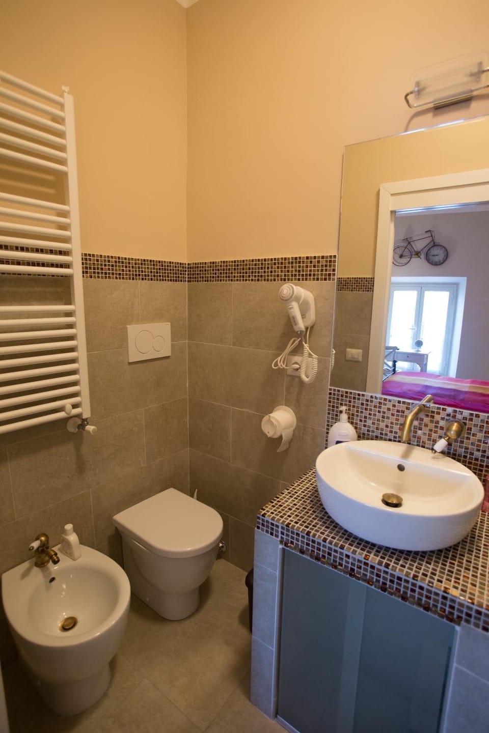 Bathroom, Other, Photo of the whole room, Decorative detail