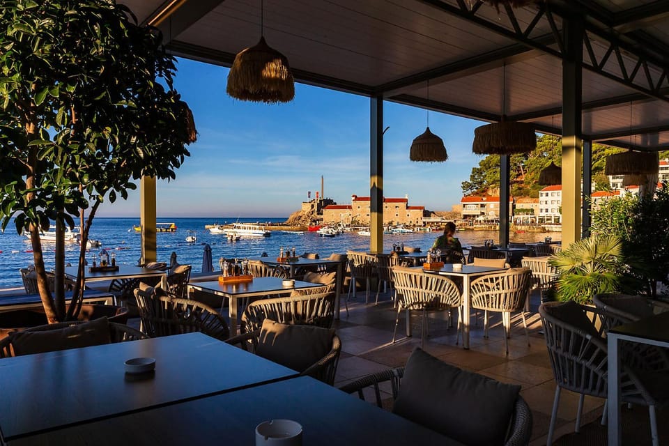 Restaurant/places to eat, Sea view