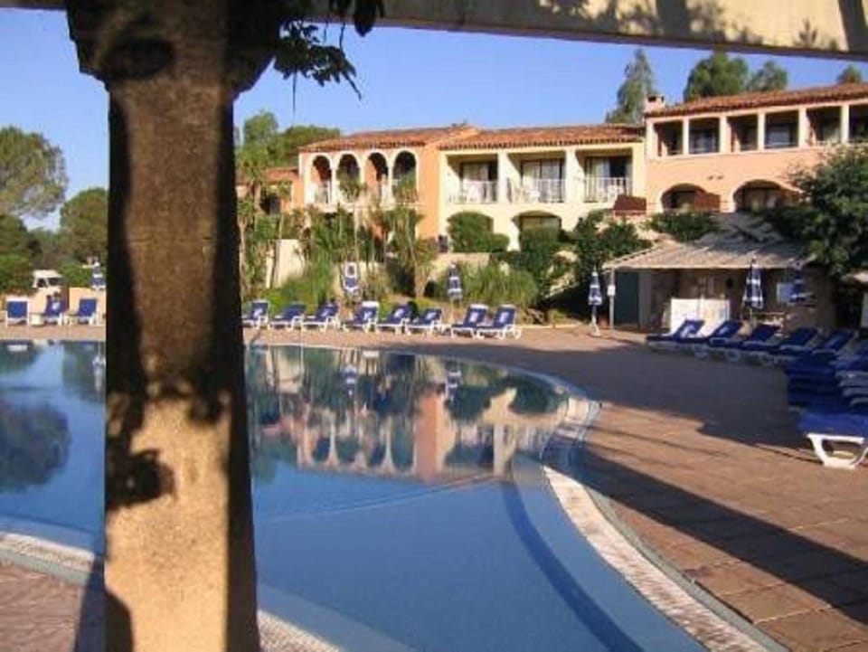 Swimming pool, Swimming pool