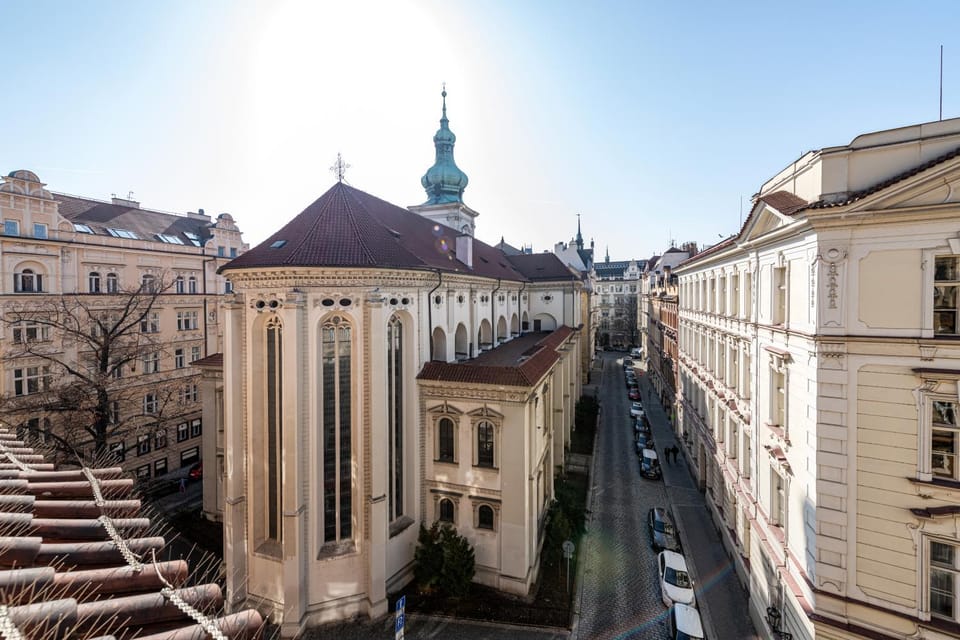 Neighbourhood, City view, Landmark view, Street view, Location