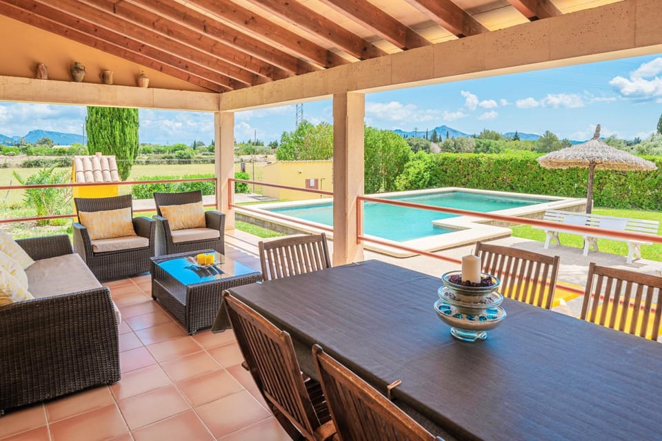 Property building, Balcony/Terrace, Living room, Swimming pool