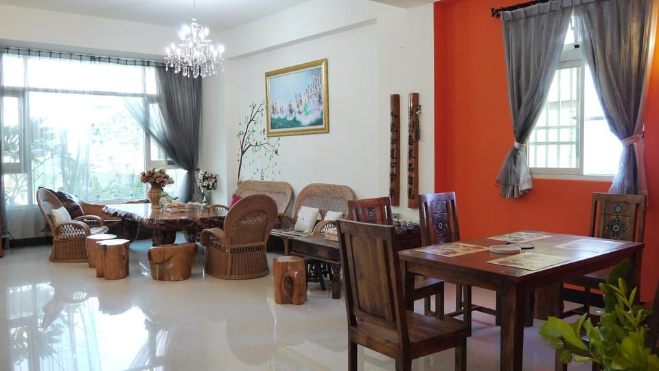 Restaurant/places to eat, Communal lounge/ TV room