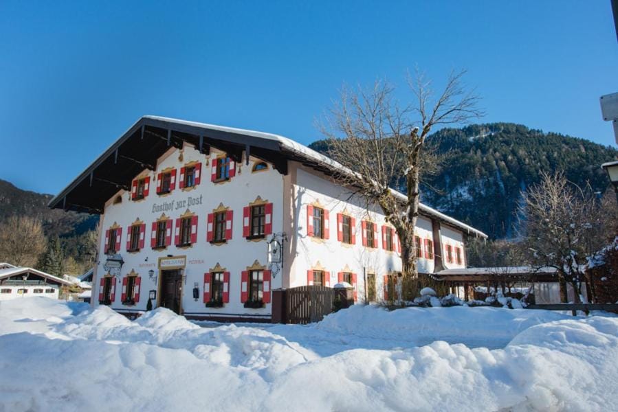 Facade/entrance, Winter
