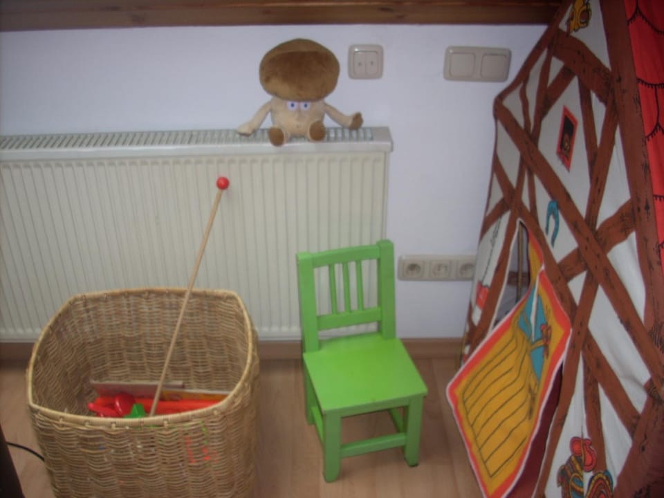 Game Room, Seating area