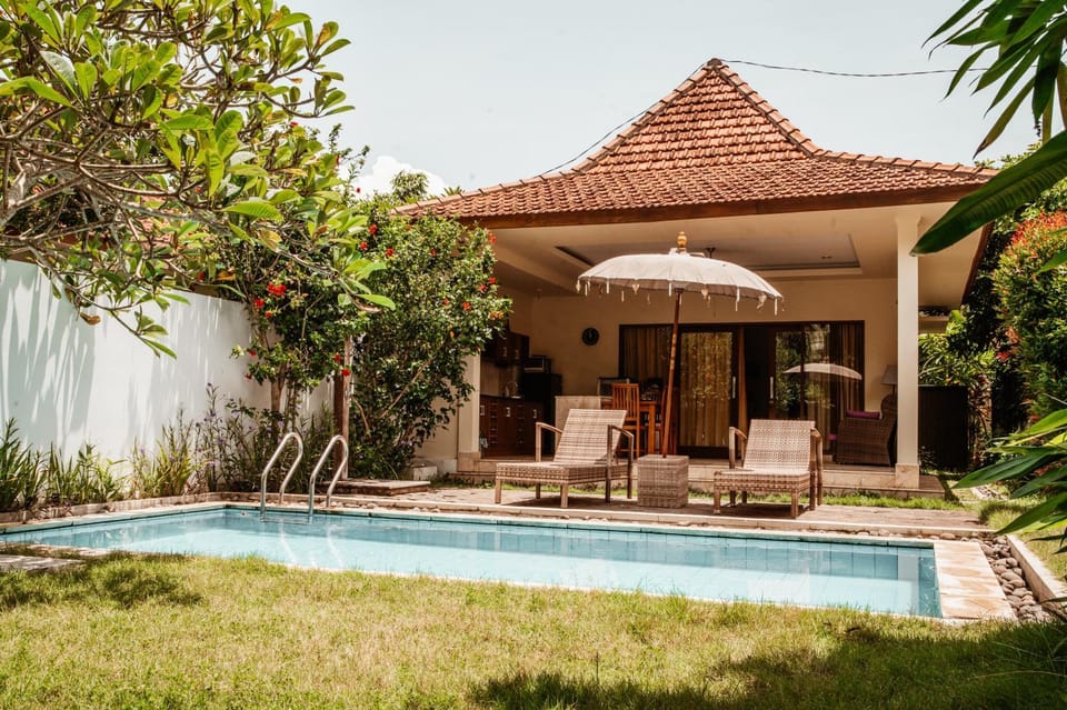 Property building, Day, Natural landscape, Garden, Garden view, Pool view, Swimming pool, sunbed