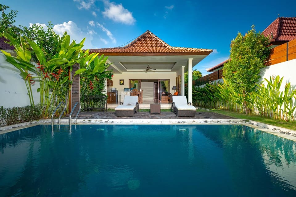Property building, Patio, Garden, Garden view, Pool view, Swimming pool
