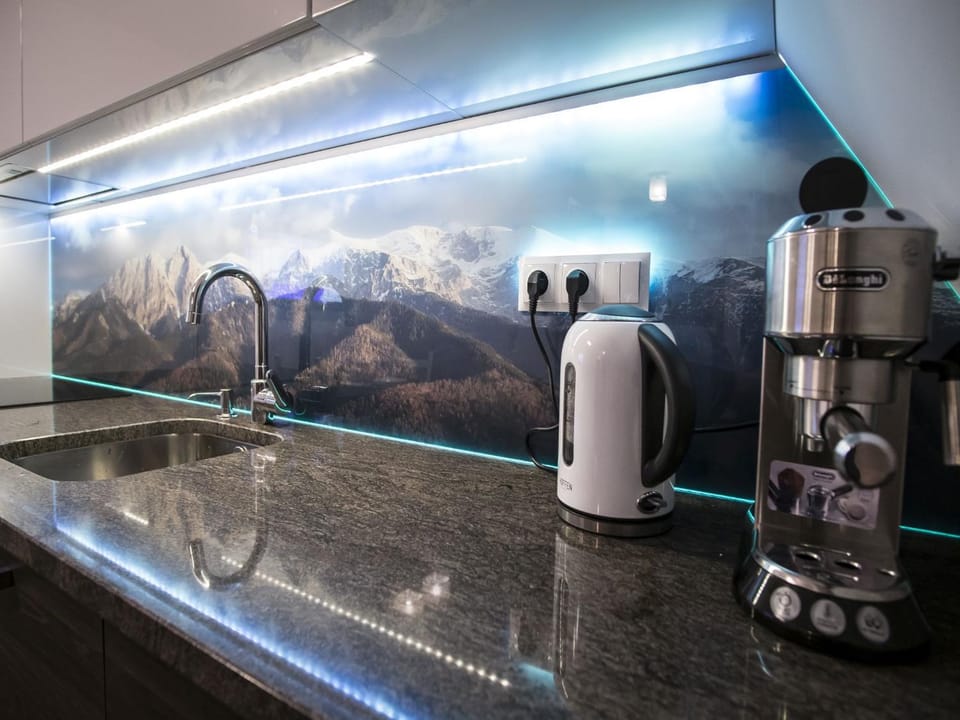 Coffee/tea facilities, Kitchen or kitchenette