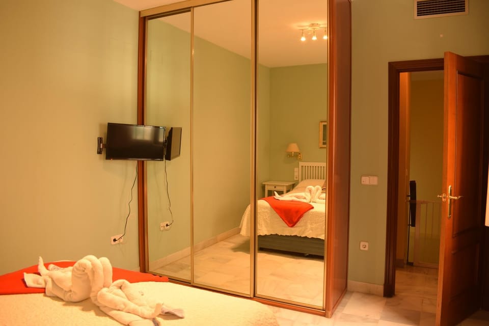 Dúplex Donkey Parking Apartment in Seville