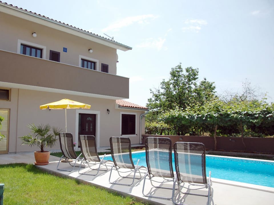 Garden view, Pool view